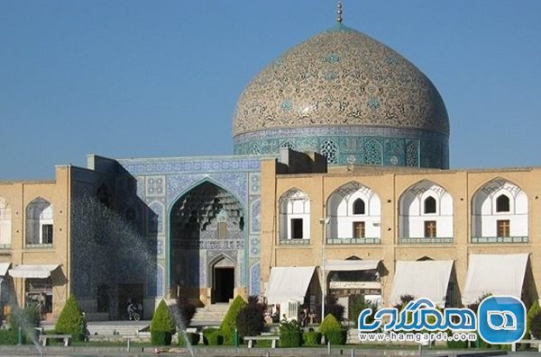 جمعی از استادان دانشگاه و متخصصان معماری و مرمت خواستار توقف مرمت گنبد مسجد جامع عباسی شدند