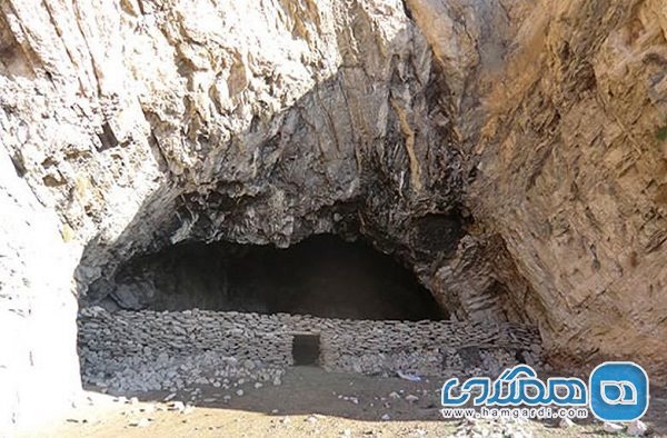 غار کنجی یکی از جاذبه های طبیعی استان لرستان به شمار می رود