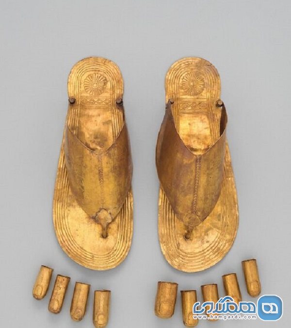 در برخی از مقبره های مصر اجساد با صندل هایی از جنس طلا پیدا شدند