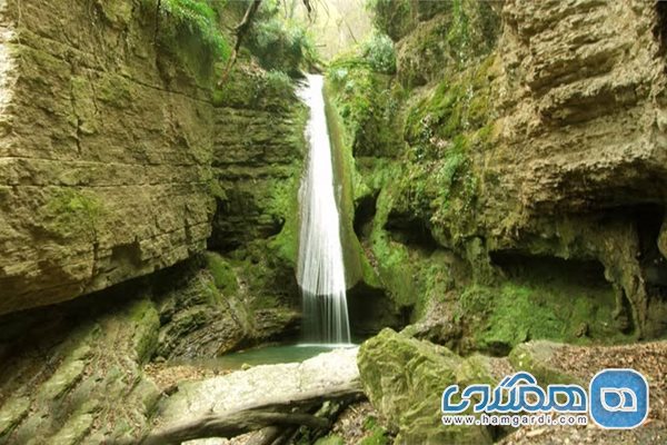 آبشار سنگ نو یکی از جاذبه های طبیعی استان مازندران است