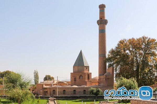 فاز دوم مرمت و بازسازی مناره مسجد جامع نطنز به پایان رسید