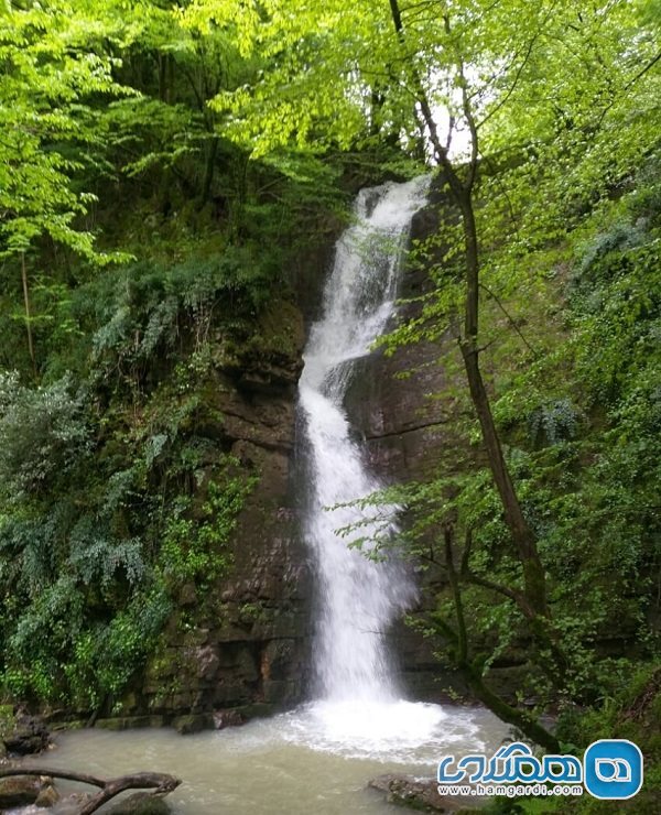 آبشار وزن بن یکی از جاذبه های طبیعی استان گیلان است