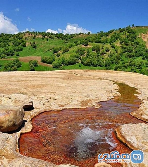 چشمه کانی گراوان یکی از جاذبه های طبیعی آذربایجان غربی است