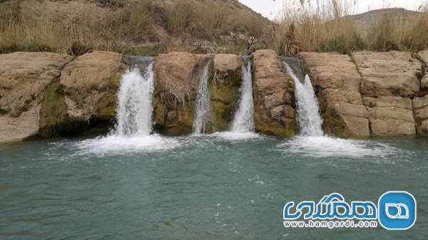 آبشارهای هفت قلوی پلیه یکی از جاذبه های طبیعی استان ایلام است