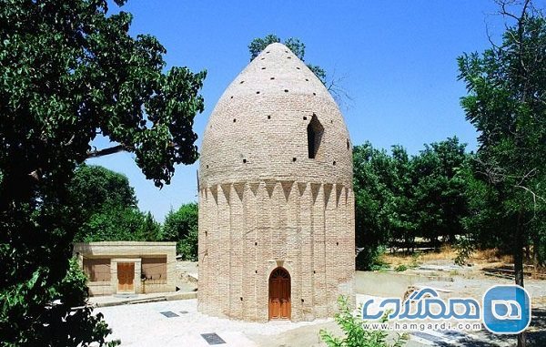 برج مقبره کردان یکی از جاذبه های گردشگری استان البرز به شمار می رود