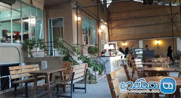 کافه شهر کاغذی یکی از مشهورترین کافه های شیراز است