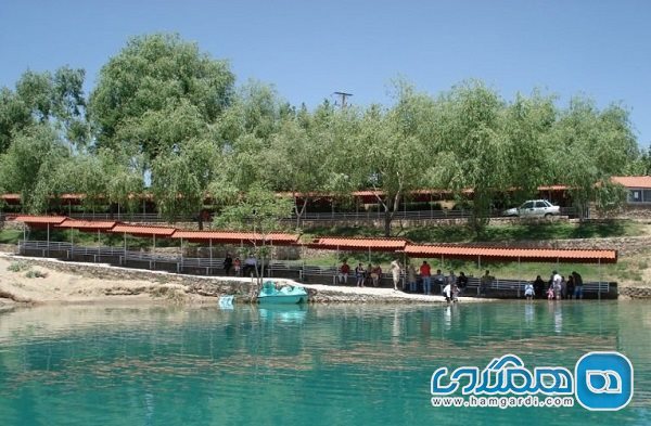 دهکده تفریحی زاینده رود یکی از تفرجگاه های استان اصفهان به شمار می رود