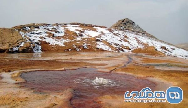 چشمه معدنی تاپ تاپ صوفیان یکی از جاذبه های طبیعی آذربایجان شرقی به شمار می رود