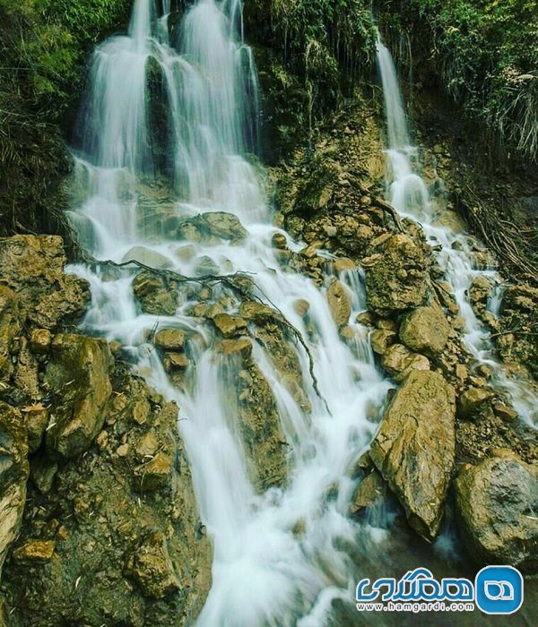 آبشار سماق لی یکی از جاذبه های گردشگری استان مرکزی به شمار می رود