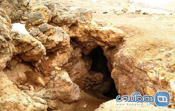 غار بابا جابر یکی از غارهای دیدنی استان مرکزی به شمار می رود