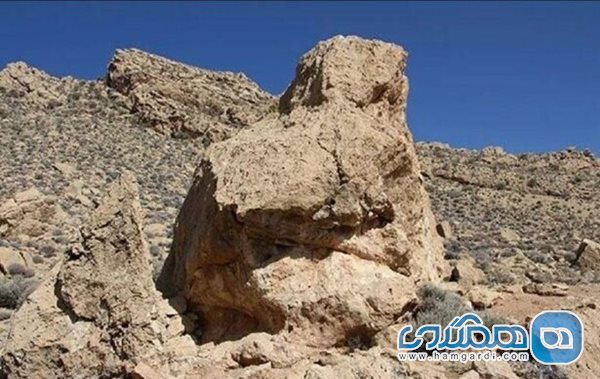 نمای دیگری از گوردخمه ساسانی و آثار تخریب بر بدنه آن