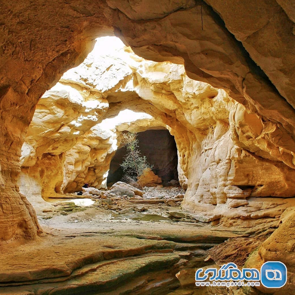 غار گیری کنار پارسیان یکی از دیدنی های استان هرمزگان به شمار می رود