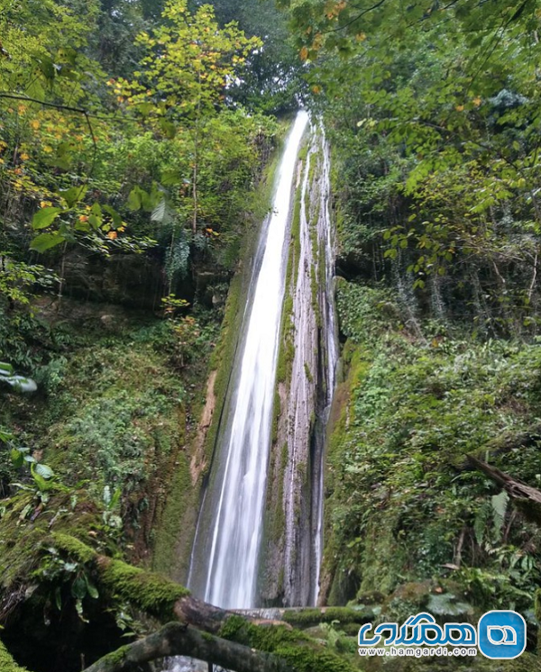 آبشار آلاشور یکی از جاذبه های گردشگری استان مازندران به شمار می رود