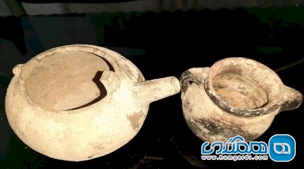 کشف 2 کوزه سفالی در شهرستان خرمدره