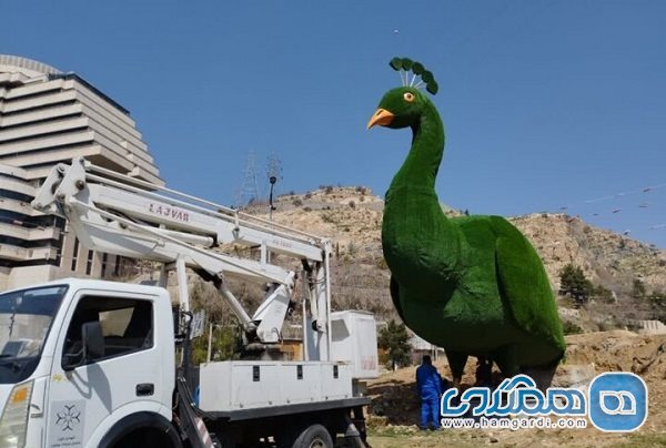 نماد طاووس با تغییرات بسیار اندک نسبت به طاووس قبلی در محل دروازه قرآن شیراز ظاهر شد