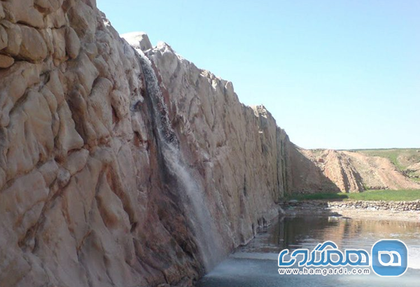 آبشار نمک یکی از جاذبه های دیدنی سالند است