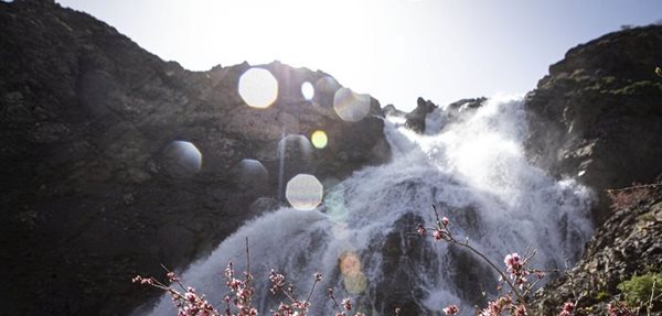 آبشار سوله دوکل یکی از جاذبه های طبیعی آذربایجان غربی است