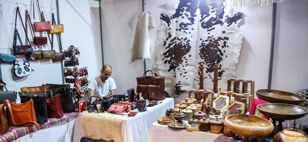 برگزاری چهاردهمین نمایشگاه سراسری صنایع دستی ایران در یزد