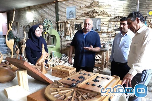 آستان قدس رضوی بیش از چهار هزار اثر هنرمندان صنایع دستی سمنان را خریداری کرد