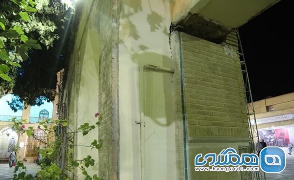 دیوار تاریخی حرم علی بن حمزه در شیراز در آستانه تخریب کامل قرار دارد