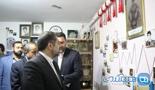وزیر فرهنگ و ارشاد اسلامی از موزه شهید رئوفی فرد در بیرجند بازدید کرد