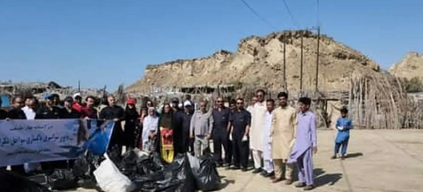 مانور پاکسازی سواحل زیبای مکران برگزار شد