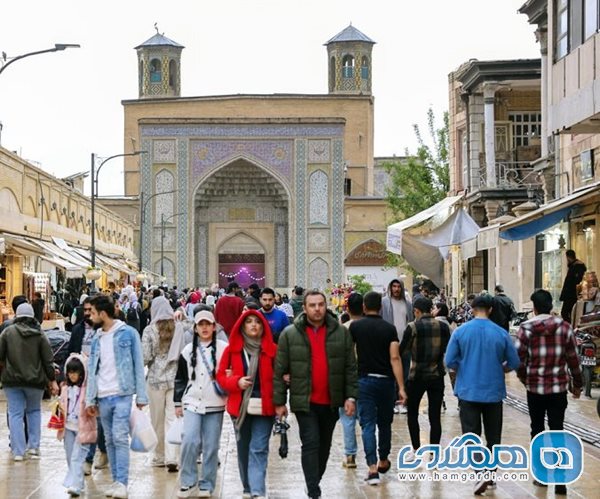 حضور گردشگران نوروزی در تخت جمشید و زندیه 4