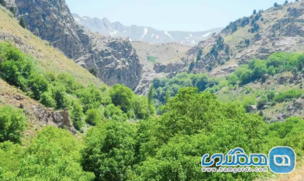 روستای ایگل؛ ترکیب بی نظیر کوه، آبشار و تاریخ