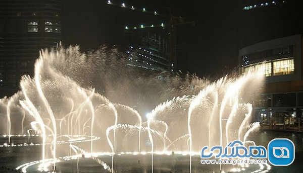 بازدید از آبنمای دبی؛ بزرگترین آب نمای موزیکال جهان