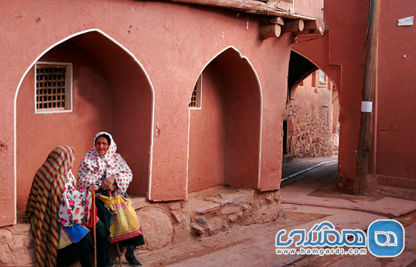 چرا گردشگران خارجی از آمدن به ابیانه پشیمان می شوند؟