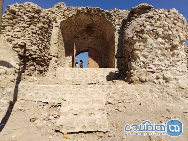 قلعه نادری؛ یکی از آثار تاریخی روستای لافت قشم