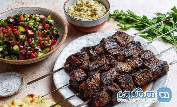 رستوران دوستی: غذاهای سنتی در فضایی پرچالش