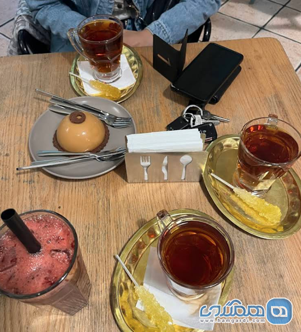 کافه آپ آرت مان: جایی که نوستالژی رنگ می گیرد