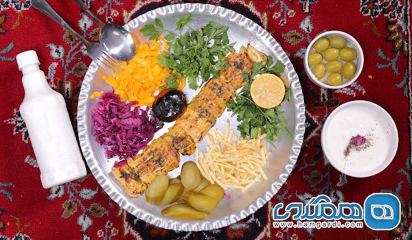 باغ رستوران باغ بهشت فین: پناهی آرام در دل طبیعت