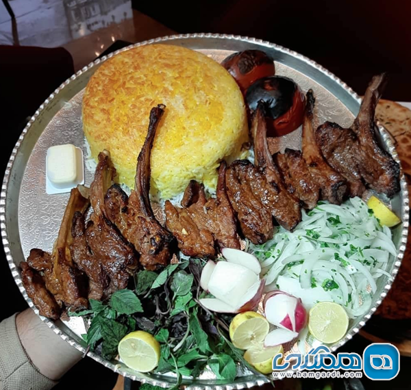 تناقض در امتیازات و نقدها: چهره ای چندگانه از رستوران