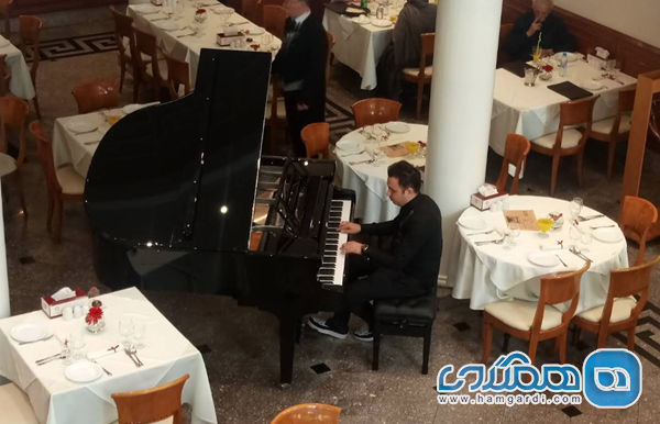 فضای لوکس و موسیقی زنده