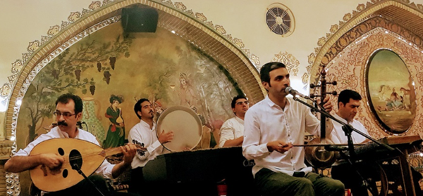 راهنمای انتخاب: موسیقی سنتی در برابر پاپ و دی جی (تحلیل سلیقه)