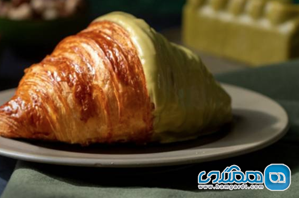 کروسان پسته (Pistachio Croissant)