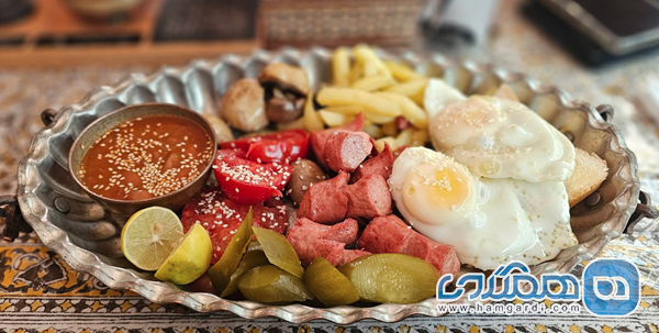سرویس های جانبی و منوی صبحانه و کافه