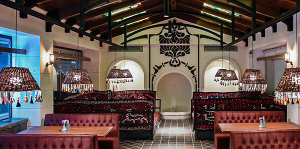 کافه رستوران کردی ونوشک بام لند