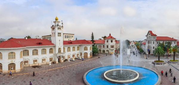 میدان شهرداری؛ روایتگر هویت اروپایی رشت