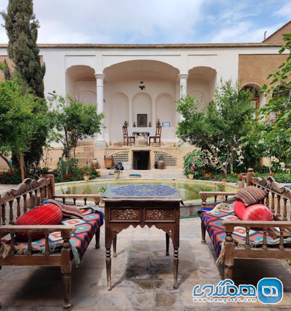 ضیافتی در قلب تاریخ: بهترین سفره خانه های بافت قدیم (نزدیک بازار)