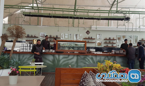 کافه فلورین (ارگ): آرامش روف گاردن با چشم انداز شمیران