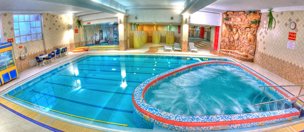 الزامات ایمنی و رفاهی: نقش پرسنل آموزش دیده و امکانات جانبی