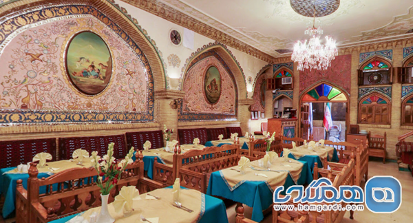 معماری و اتمسفر سالن اصلی