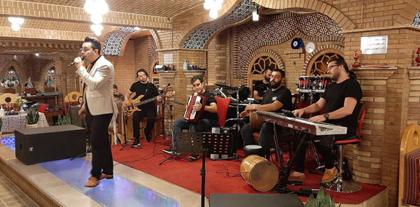 موسیقی زنده و ساعات پذیرایی