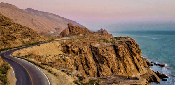 جاده ساحلی پارسیان به بندر مقام؛ گردنه عشاق