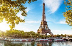 تجربه سفری مجازی و جذاب به پاریس